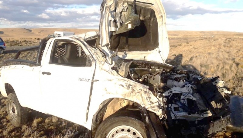 El vuelco de la Toyota Hilux en la Ruta 40 y el accidente en la Ruta 288.