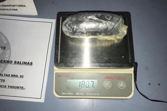 Detuvieron a siete mulas con cocaína 