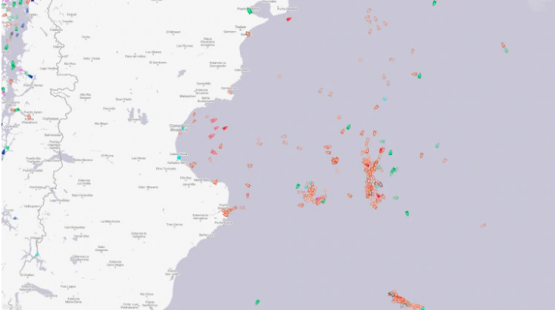 Por un temporal, barcos de pesca chinos entrarán al mar argentino