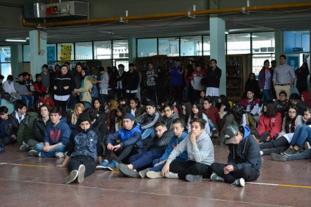 Estudiantes secundarios promocionarán con tres materias previas