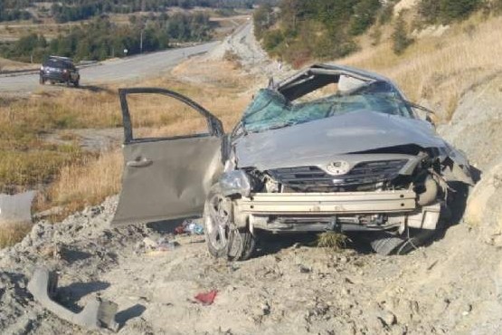 Impresionante despiste y vuelco en la ruta 3