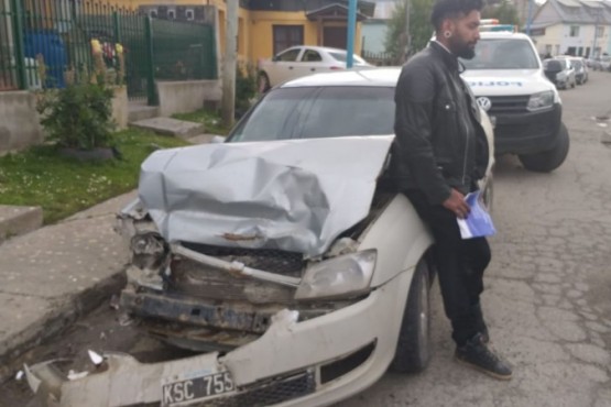 Joven alcoholizado chocó tres autos estacionados 