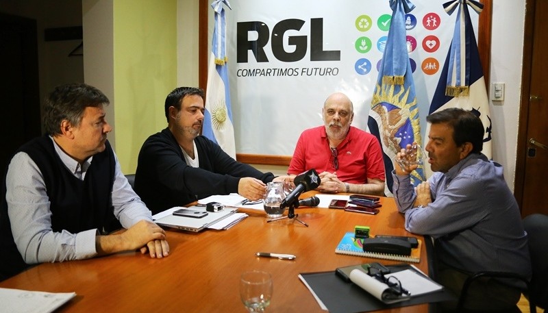 Firmaron el convenio en el Municipio. (C.G) 