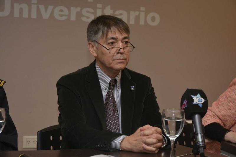Hugo Rojas, rector de la UNPA.