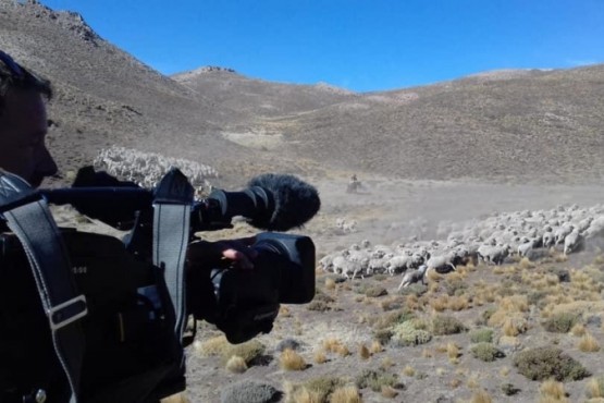 Artista de Chubut cantó para la televisión suiza