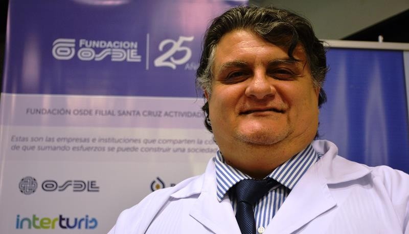 Dr. José Gutiérrez Durán, médico especialista en hemoterapia. (C. R)