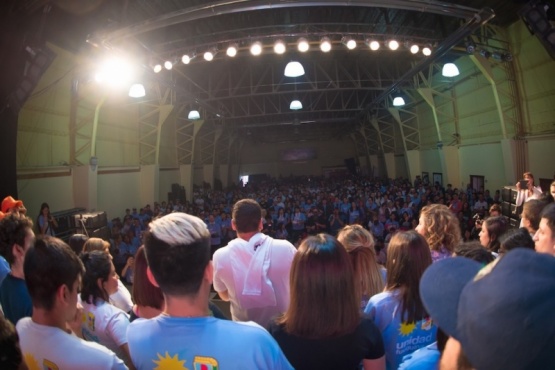 Vuoto encabezó un multitudinario encuentro con más de 2 mil jóvenes fueguinos