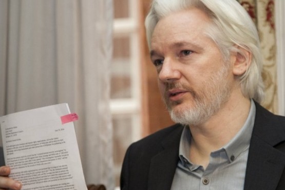 Detuvieron a Julian Assange en la embajada de Ecuador en Londres