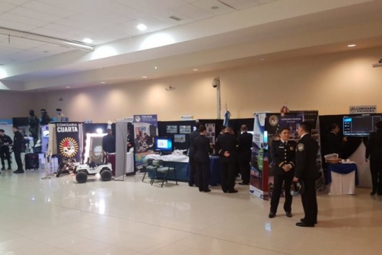 Policía inauguró su muestra aniversario