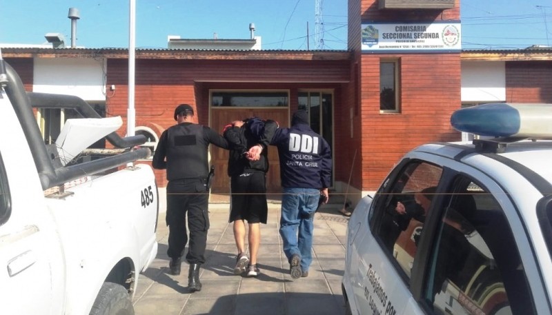 El sujeto, también quedó detenido por una causa judicial provincial. 