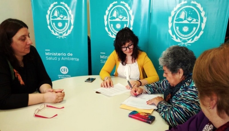 Firma de convenio entre APPADi y la cartera sanitaria de la provincia.