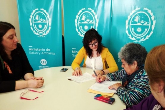 Firma de convenio entre APPADi y la cartera sanitaria de la provincia.