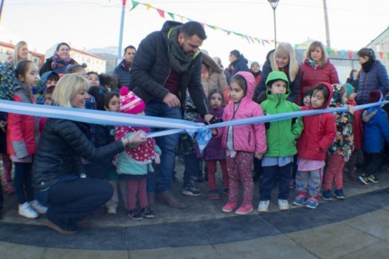 Vuoto inauguró la plaza “Chupetín”