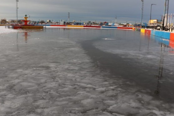 Preparan la pista de patinaje del Cono de Sombra para disfrutar la Temporada Invernal