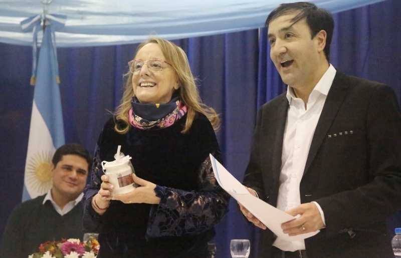 Alicia y Grasso, durante el acto.