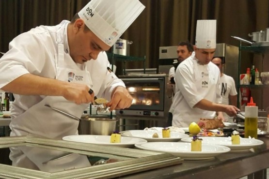 Dos chefs de El Calafate en el 1° Torneo Nacional de Gastronomía Saludable