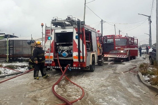 Provocó el incendio en la casa de su ex pareja con sus hijos en el interior