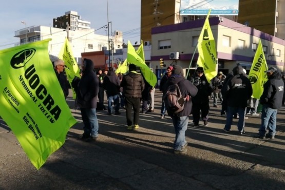 UOCRA se instala frente a Casa de Gobierno