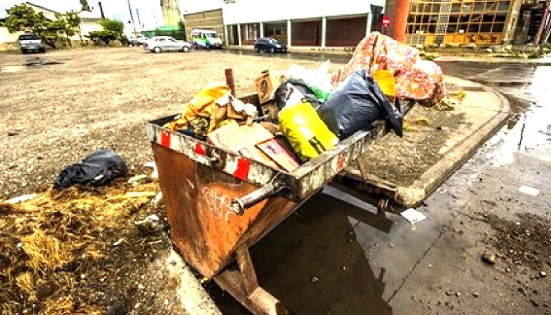 Señalan que los contenedores sólo generan más basura.