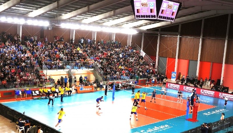 El estadio es un lujo en la villa turística.