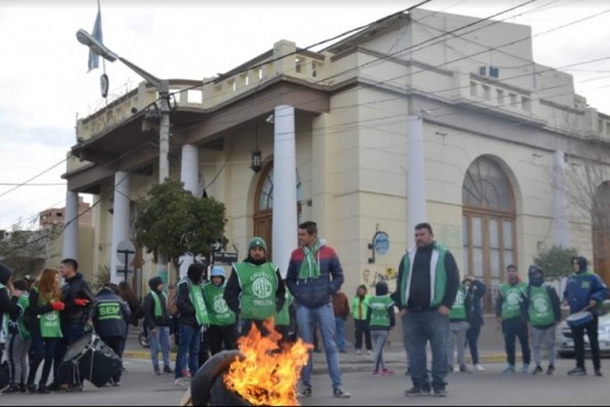 “Es una mentira que están trabajando porque están bajo amenaza”