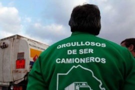 Camioneros van al paro en apoyo a los docentes