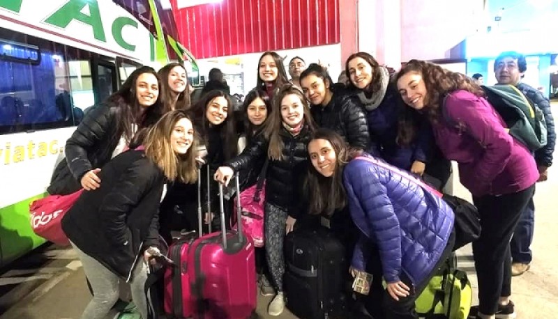 Las chicas en la Terminal de Río Gallegos rumbo a Comodoro Rivadavia. 