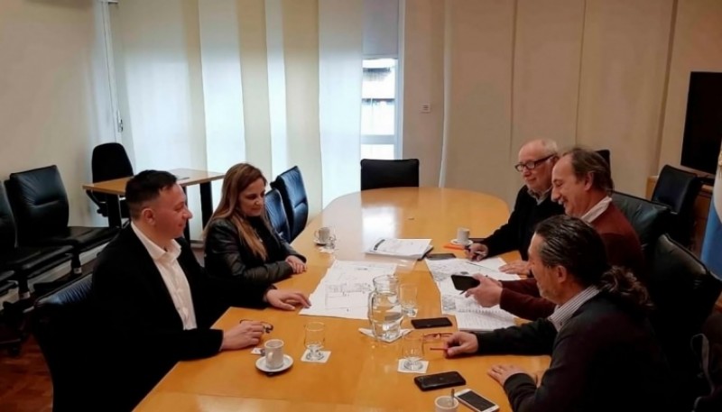 El intendente en reunión con autoridades del INTA. 