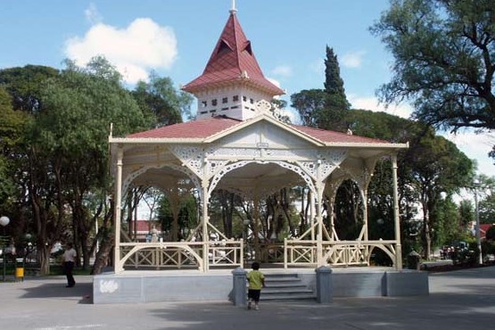 Plaza principal en Trelew. 