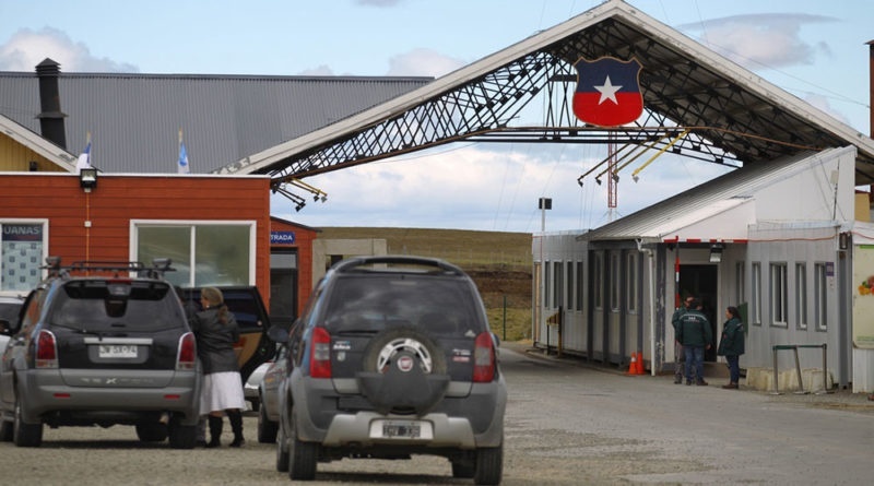 Fue trasladado al hospital de Punta Arenas. 