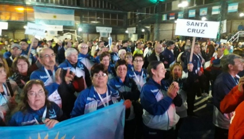 La delegación santacruceña de adultos mayores. 