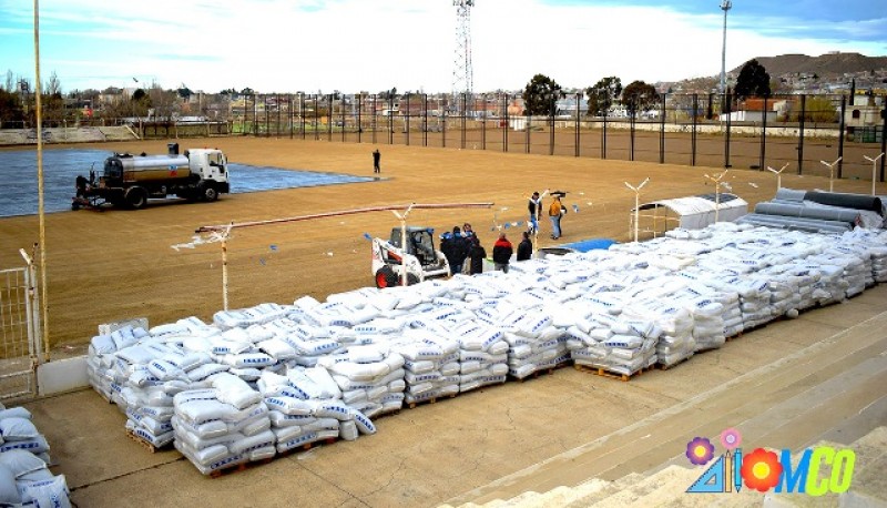 En Caleta habrá nuevo estadio de césped.