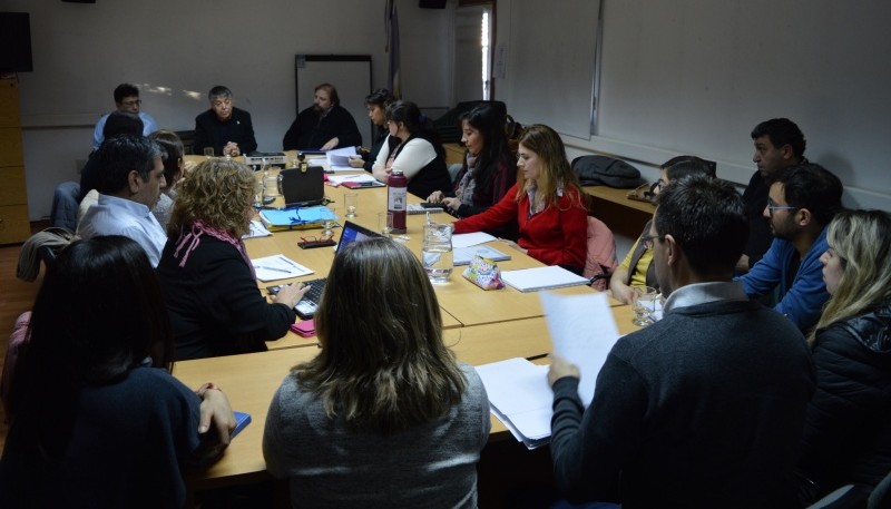 En cada una de las jornadas los trabajadores se trasladarán hasta San Julián desde sus respectivas sedes y volverán a sus localidades al finalizar el encuentro. Los tres días la bienvenida estará a cargo del Rector de la UNPA, Ing. Hugo Rojas y referentes de la Unidad Ejecutora FORMA-NDo.