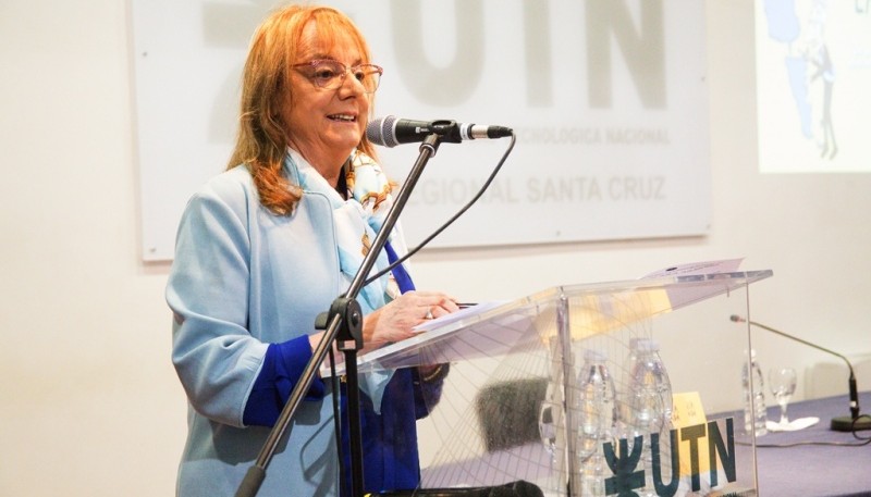 Alicia Kirchner, ayer en la presentación del libro “La Patagonia Ajustada”. (C. González).