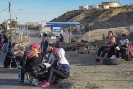 El bloqueo docente a YPF puede dejar sin energía a varias localidades