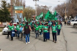 Trabajadores del SAMIC visibilizaron su protesta en la marcha provincial de ATE