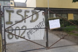 Padres de la escuela N°1 denunciaron la toma del edificio