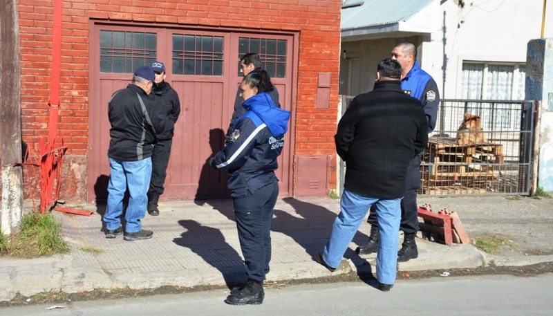 Vivienda donde fue encontrada la mujer asesinada. 