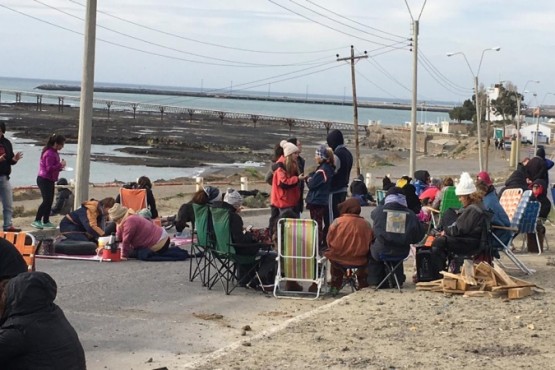 Docentes tomando la playa de tanques. 