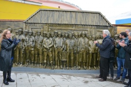 Se inauguró el monumento de La Huelga de 1921