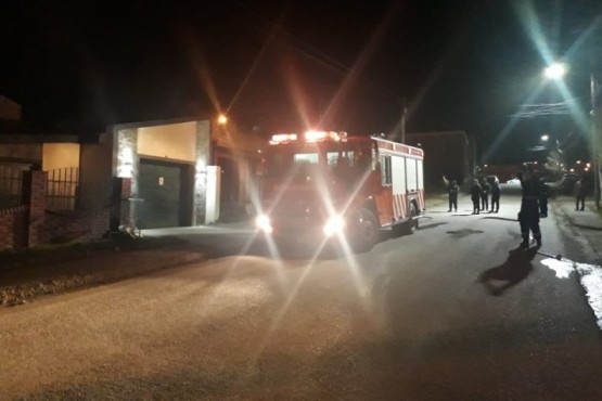 Bomberos acudieron a la vivienda. 