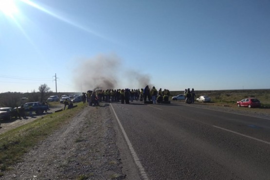 Corte de Ruta de trabajadores viales. 