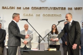 Con Arcioni, Fabián Puratich juró como nuevo Ministro 