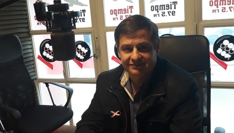 Daniel Murgia en los estudios de Tiempo FM (Foto Buen Día)