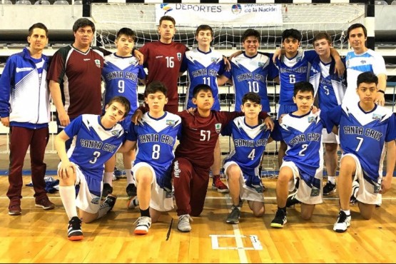 Los chicos con la medalla de plata.