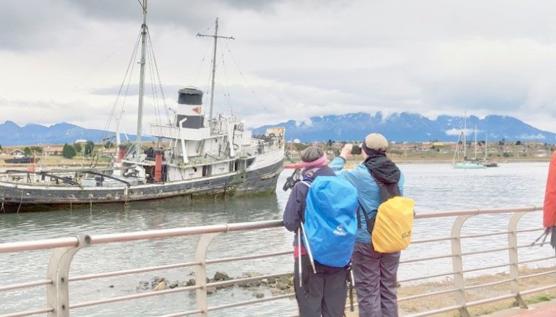 Muchos turistas visitaron Tierra del Fuego.  