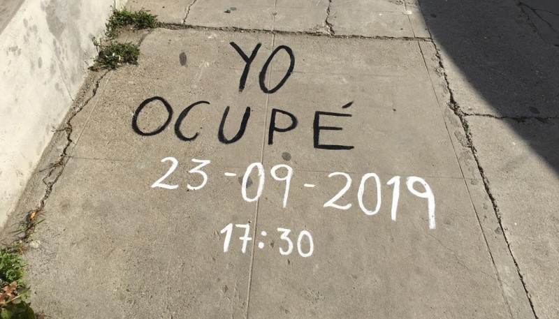 Pintada en las afueras del Colegio Gran Malvinas.