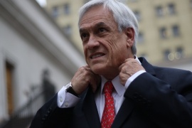 Piñera suspende el aumento del pasaje del metro