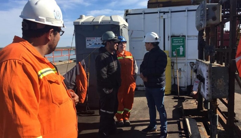 El Interventor Zeidán junto a trabajadores.