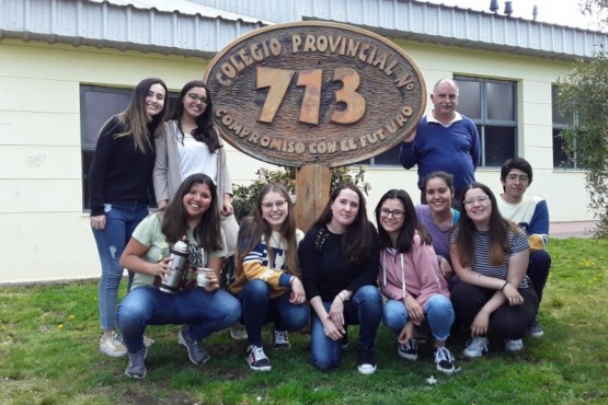 Alumnas del colegio que irán a la feria de ciencias. 